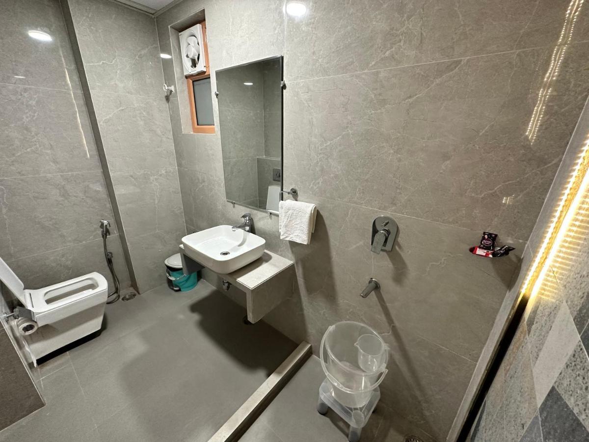 Hotel Pinaka Inn Лакхнау Экстерьер фото