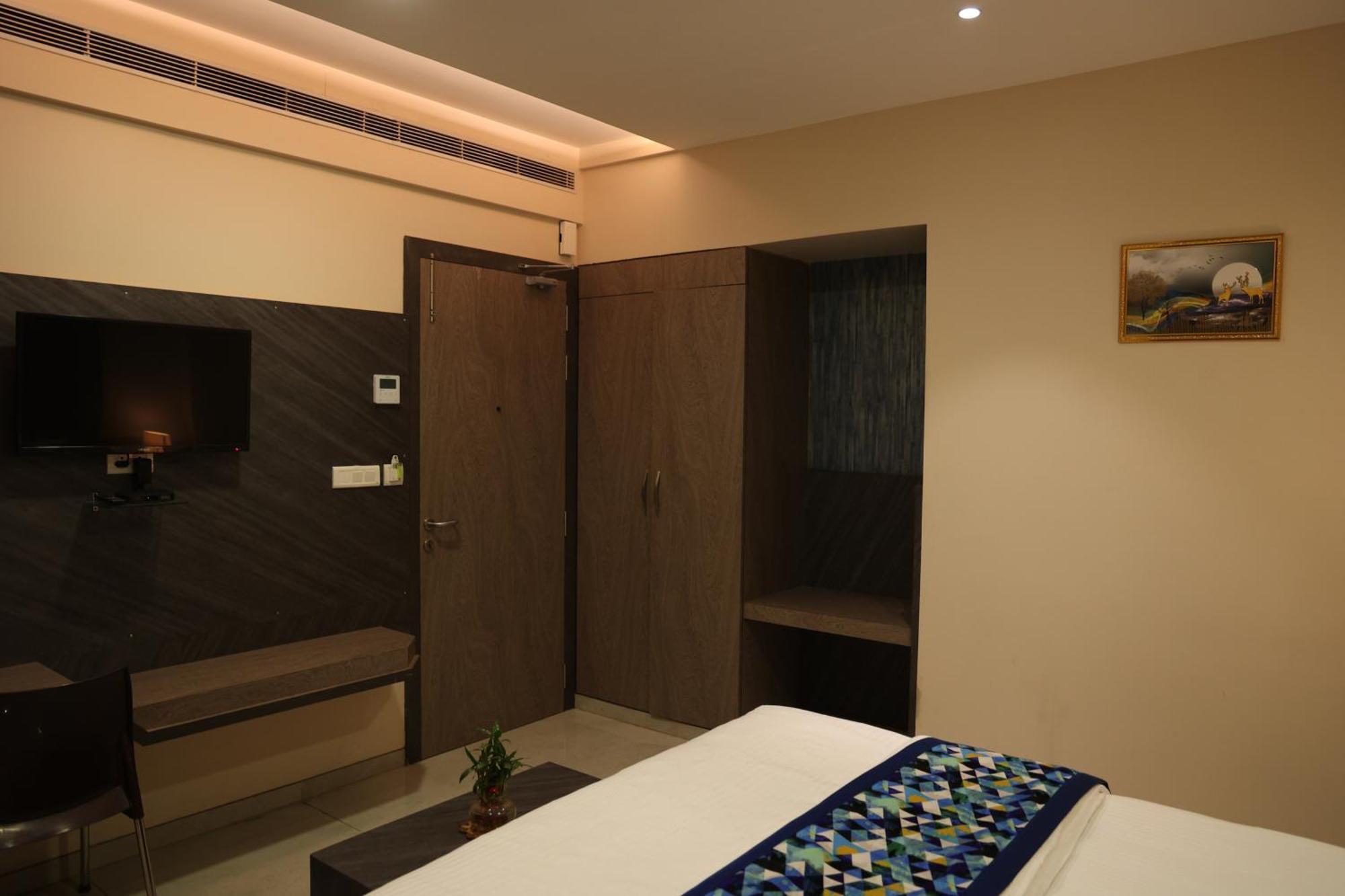 Hotel Pinaka Inn Лакхнау Экстерьер фото