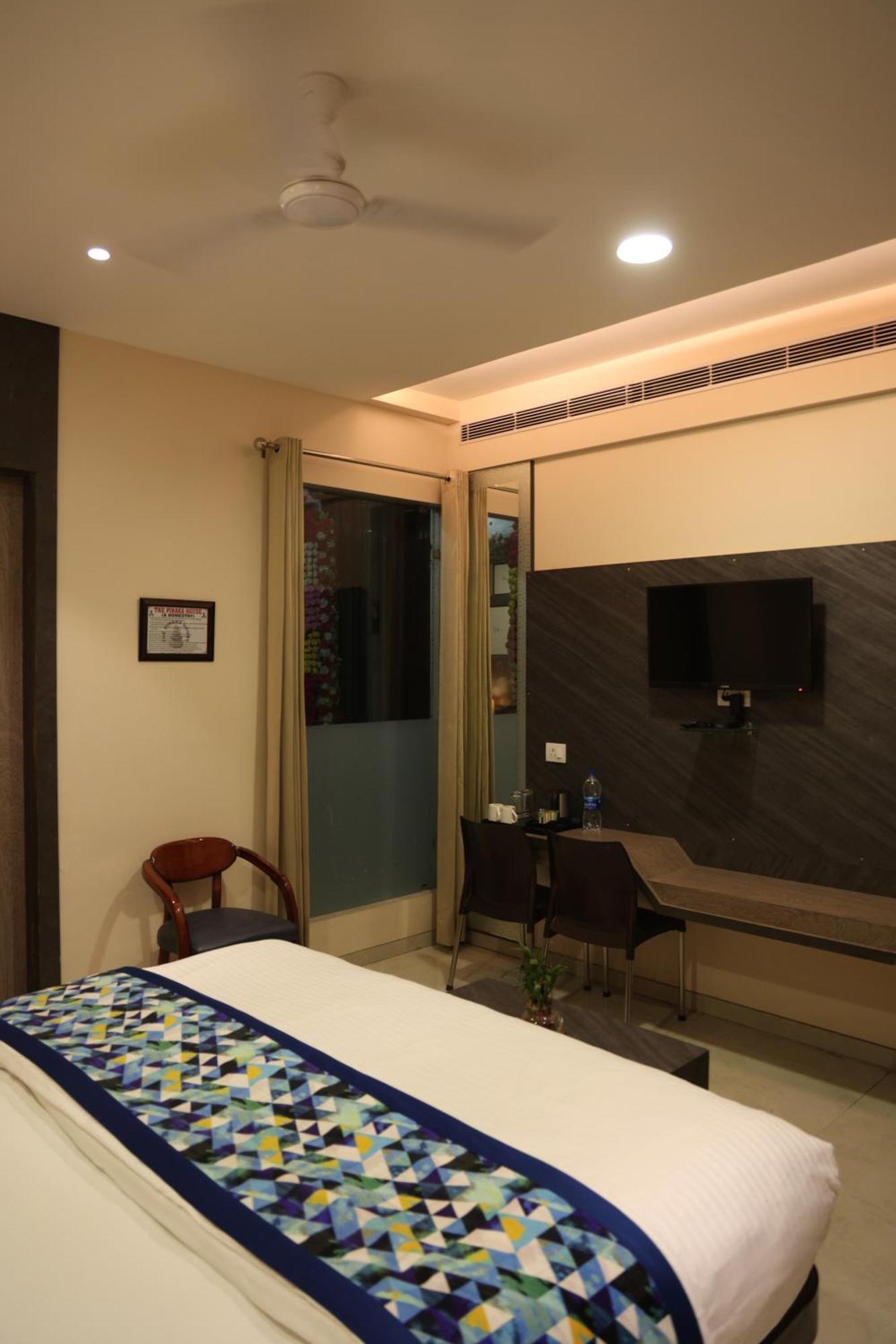Hotel Pinaka Inn Лакхнау Экстерьер фото