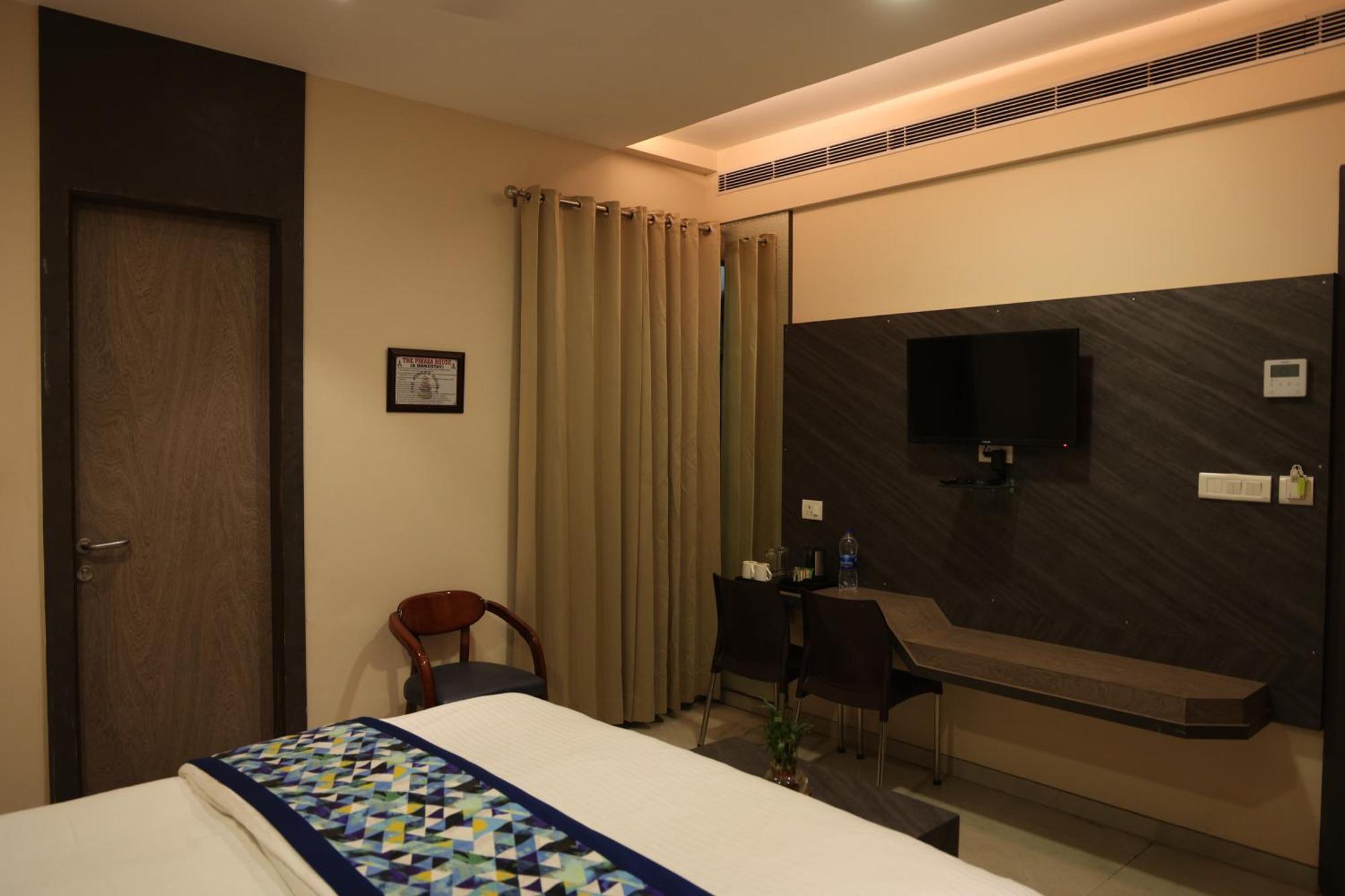 Hotel Pinaka Inn Лакхнау Экстерьер фото