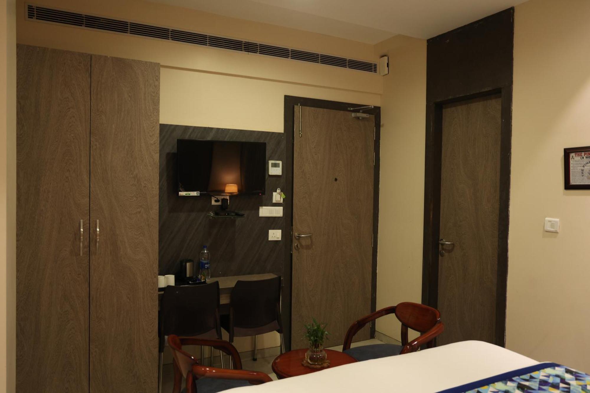 Hotel Pinaka Inn Лакхнау Экстерьер фото