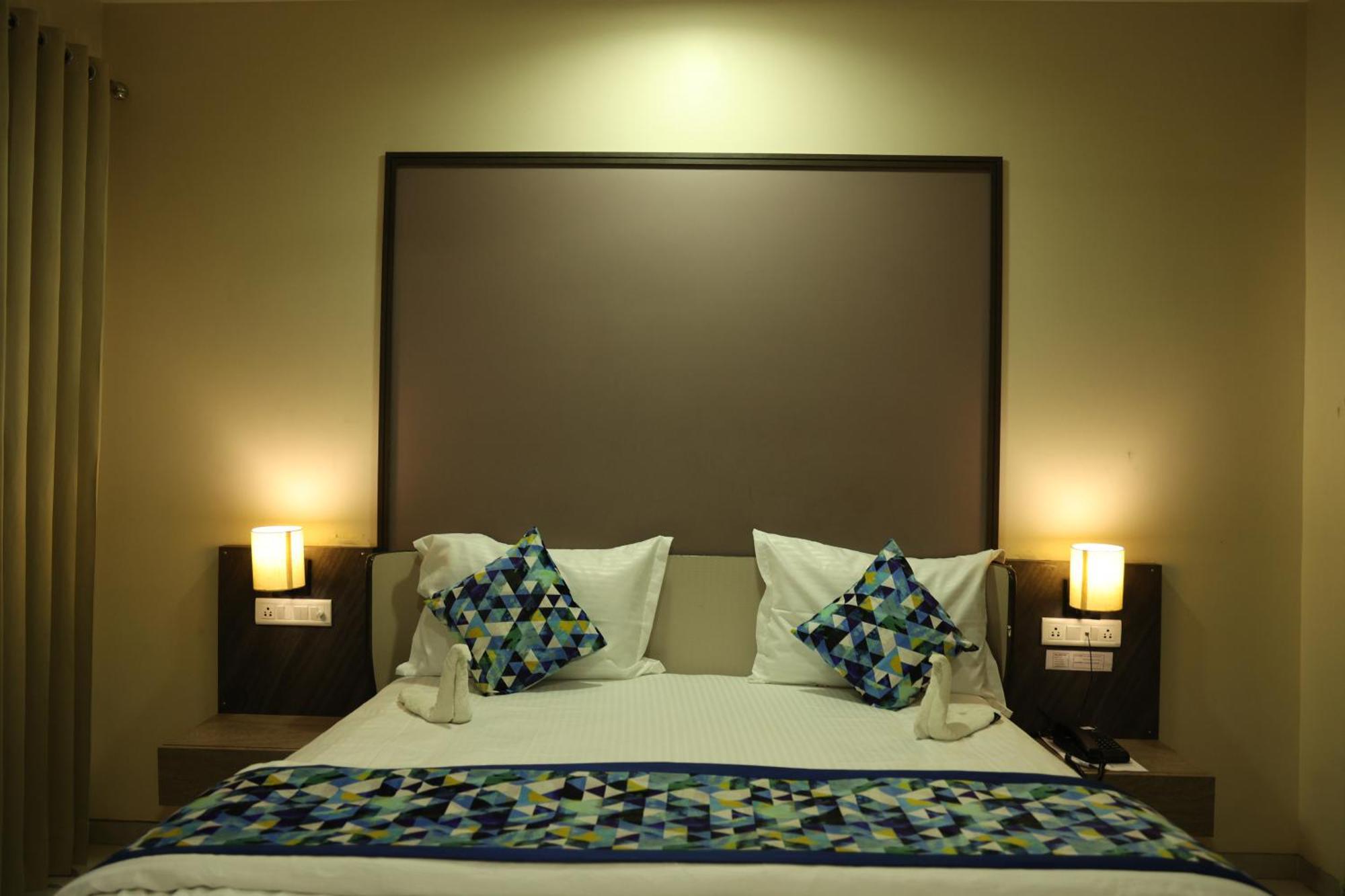 Hotel Pinaka Inn Лакхнау Экстерьер фото