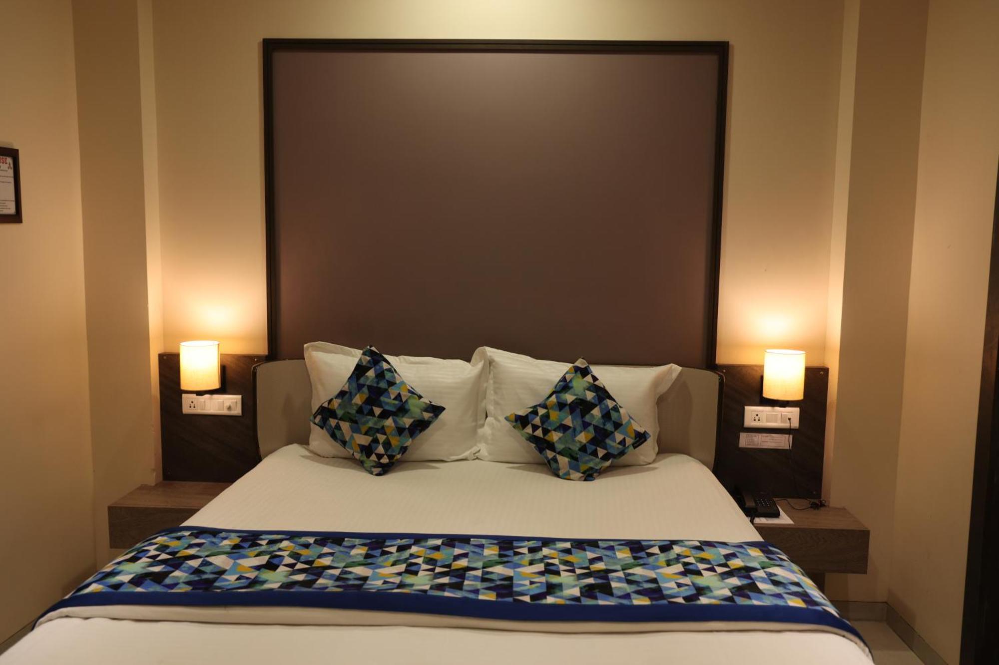 Hotel Pinaka Inn Лакхнау Экстерьер фото